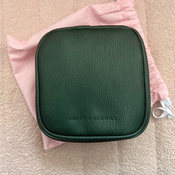 Poppy & Peonies Handbags - Poppy & Peonies Green Leather Tech Case